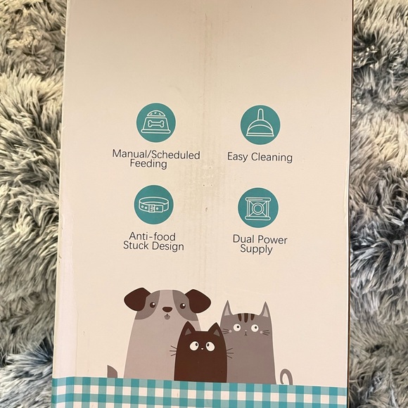 Automatic pet feeder /pet size (Dogs and cats with small/medium size) - Picture 8 of 9